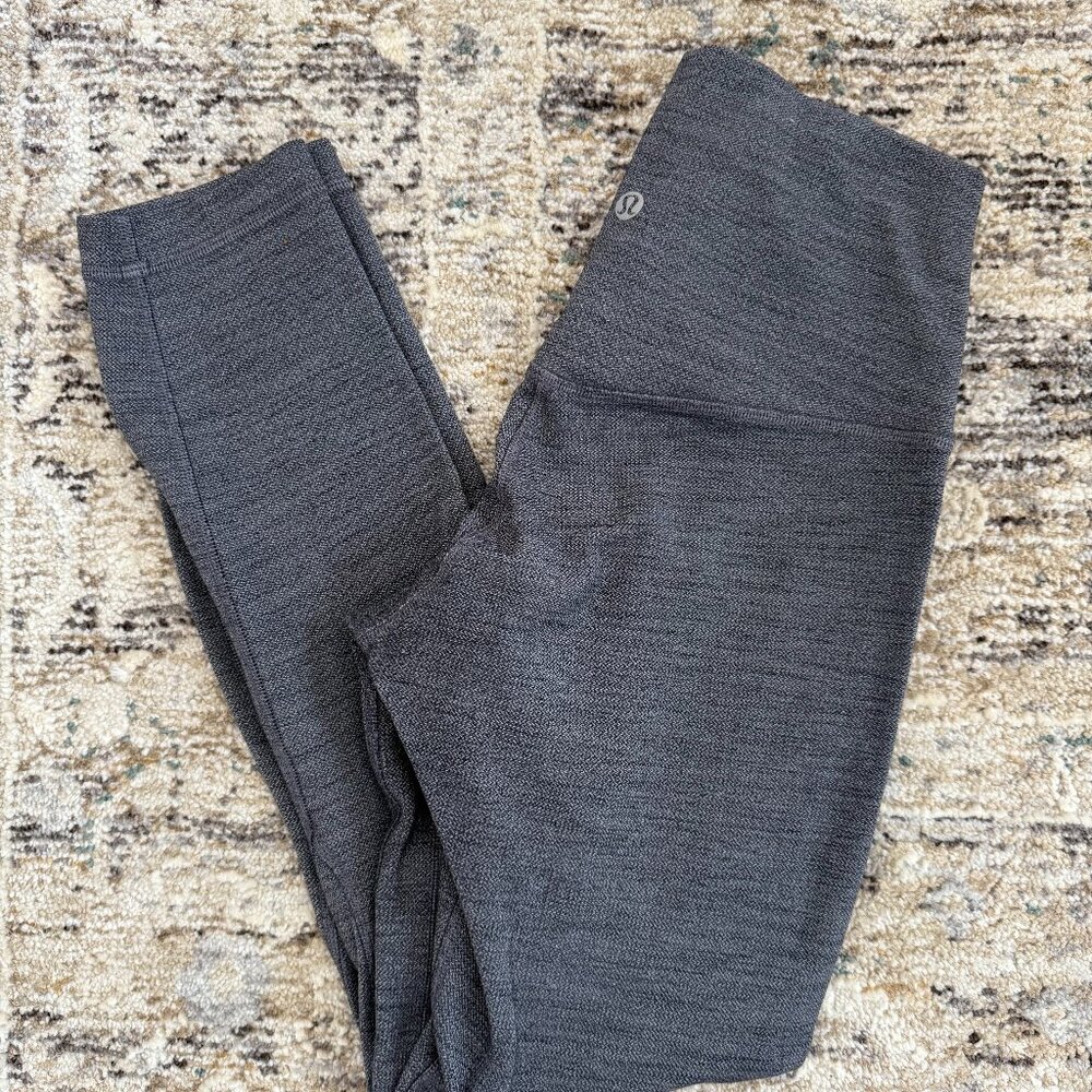 Lululemon leggings size 6 in GUC